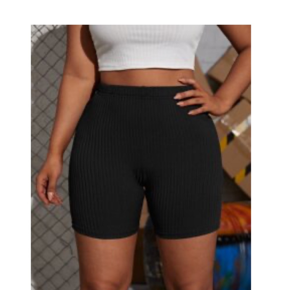Black ribbed biker shorts
